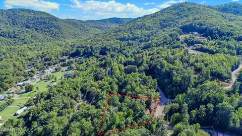1282 Applewood Rd, Newport, TN 37821