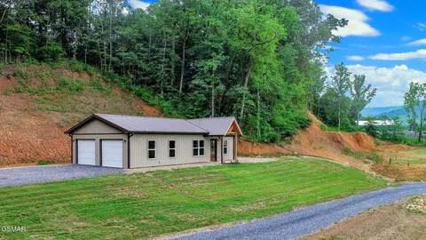 1976 Hartford Rd, Cosby, TN 37722