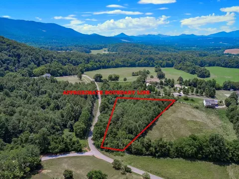 12 Dawning Rd, Newport, TN 37821