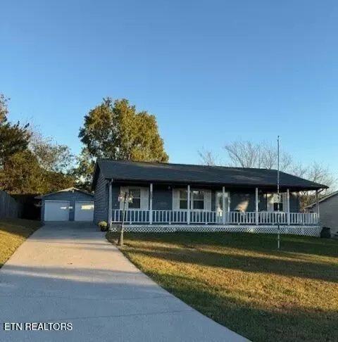 1408 Blue Forest Ln, Maryville, TN 37803