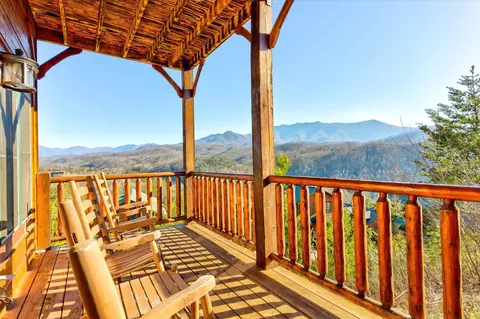 794 Park Vista Way, Gatlinburg, TN 37738