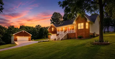 2073 Mcmahan Hollow Rd, Pleasant View, TN 37146