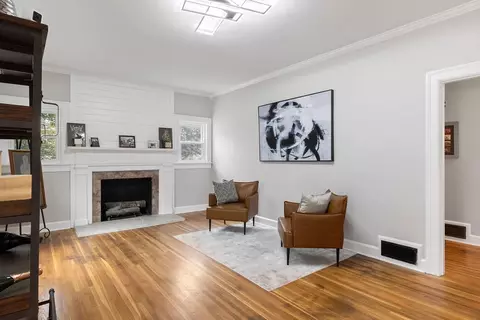 Living - 730 E Burton St, Murfreesboro, TN 37130 photo 2 of 2