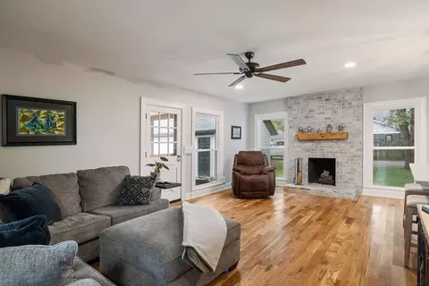 Living - 730 E Burton St, Murfreesboro, TN 37130 photo 1 of 2