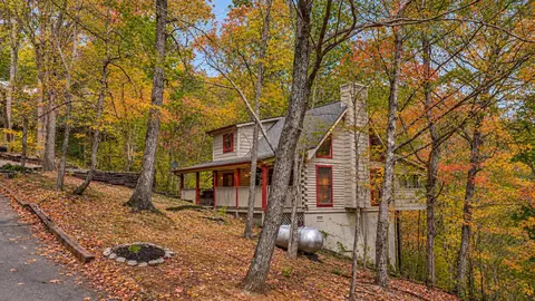 2322 Bonnie Ln, Sevierville, TN 37876