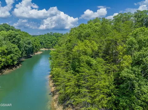 407 Jack Potts Dr, Dandridge, TN 37725