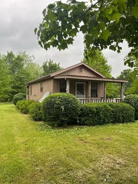 181 Creek View Dr, Spring City, TN 37381