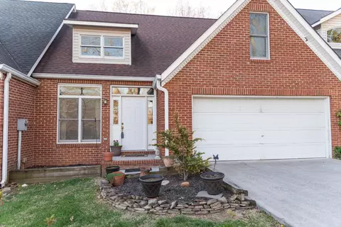 136 S Matlock Ave, Athens, TN 37303