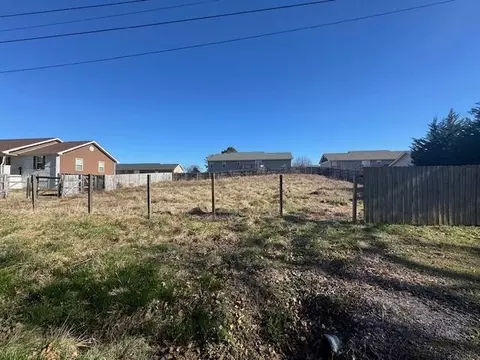 190 Lilac Ave, Dayton, TN 37321