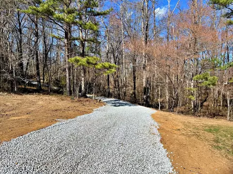 5 Oak Grove Rd, Decatur, TN 37322