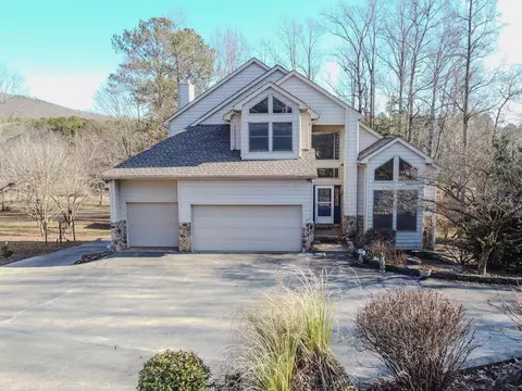 197 Lakehaven Cir, Decatur, TN 37322