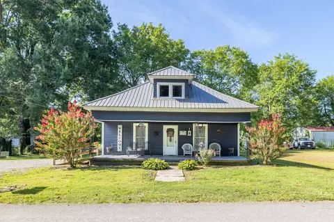 202 Gaunt St, Petersburg, TN 37144