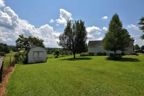 140 County Road 429, Englewood, TN 37329