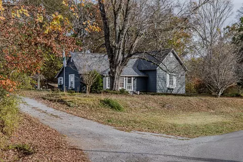 933 Long Mill Rd, Athens, TN 37303