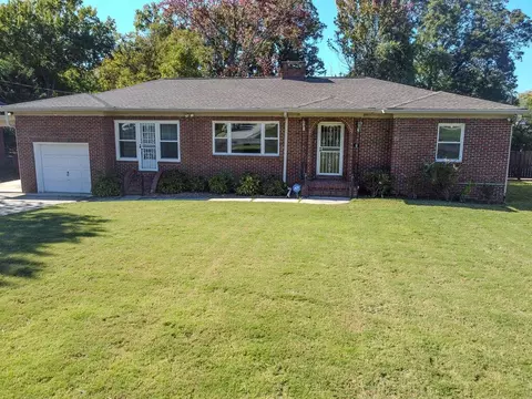 2307 NW Oakland Dr, Cleveland, TN 37311