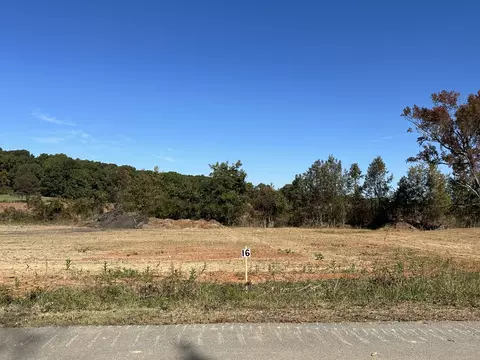 16 County Road 537, Etowah, TN 37331