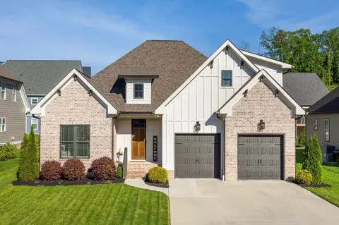2323 Large Oak Dr, Ooltewah, TN 37363
