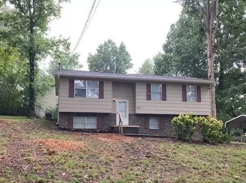 828 Greenhills Dr SE, Cleveland, TN 37323