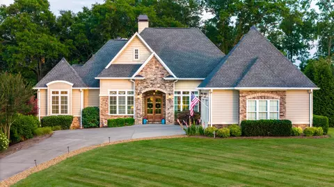 389 River Pointe Cir NE, Charleston, TN 37310