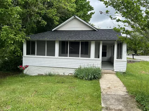 107 Birch St, Harriman, TN 37748