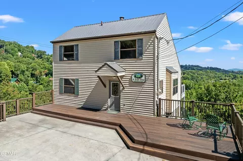 1839 Zurich Ct, Gatlinburg, TN 37738