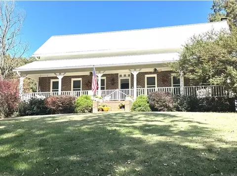 8361 Hiwassee St NW, Charleston, TN 37310