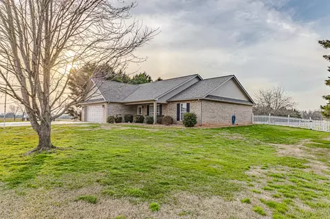 175 Old Hickory Cir, Madisonville, TN 37354