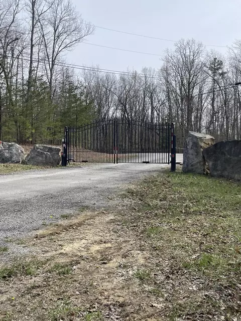 9 Gray Creek Rd, Graysville, TN 37338