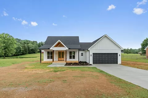 2586 Double S Rd, Dayton, TN 37321