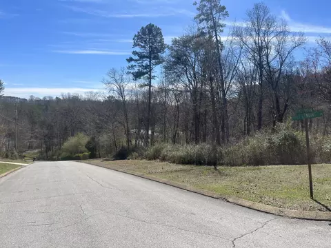 630 River Landing Dr, Soddy Daisy, TN 37379