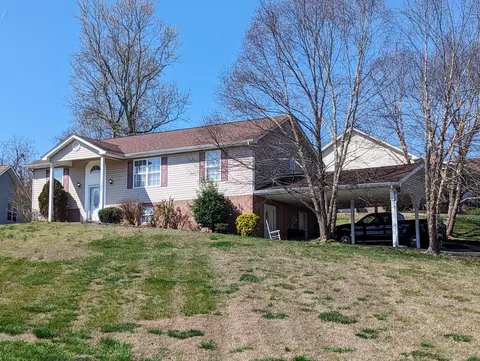 102 Fall Ct NE, Cleveland, TN 37312