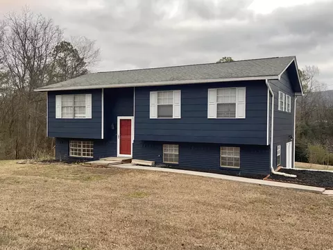 135 Franklin Dr, Benton, TN 37307