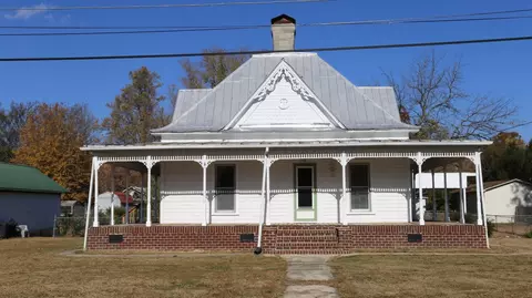 140 Pocahontas Ave, Spring City, TN 37381
