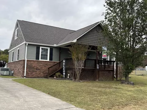511 1st St, Kingston, TN 37763
