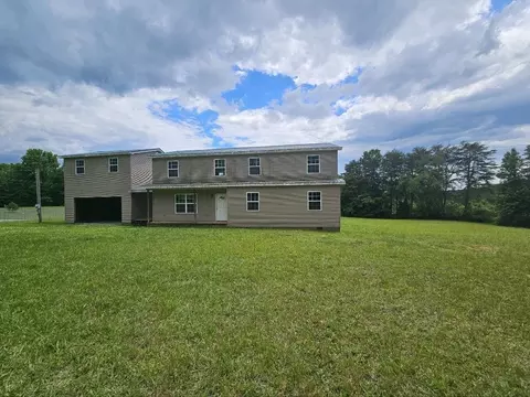 821 Bryant St, Etowah, TN 37331