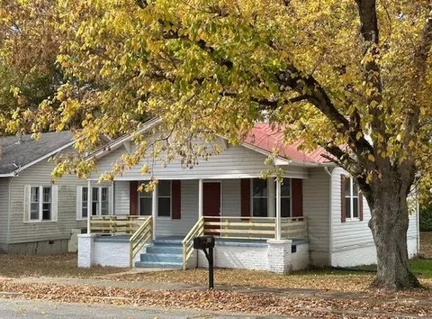 508 Pennsylvania Ave, Etowah, TN 37331