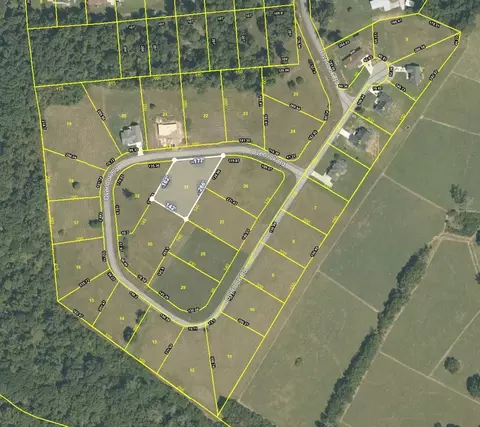 520 Overlook Dr, Dayton, TN 37321