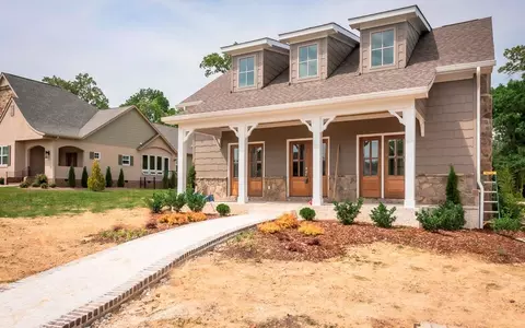 9269 Skyfall Dr, Ooltewah, TN 37363 photo 2