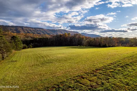 1029 Oscar Best Rd, Maryville, TN 37803