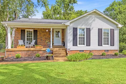 904 Harpeth Bend Dr, Nashville, TN 37221