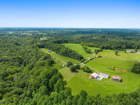View/Area - 411 Purtle Rd, Lafayette, TN 37083 photo 6 of 9