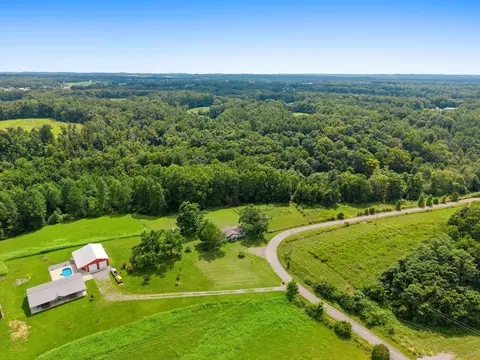 View/Area - 411 Purtle Rd, Lafayette, TN 37083 photo 2 of 9