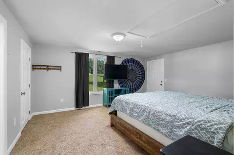Bedroom - 411 Purtle Rd, Lafayette, TN 37083 photo 1 of 4