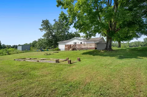 Exterior - 411 Purtle Rd, Lafayette, TN 37083 photo 6 of 9