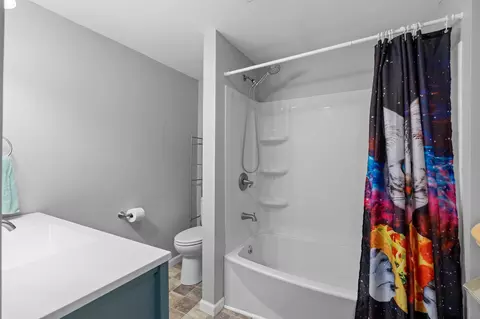 Bath - 411 Purtle Rd, Lafayette, TN 37083 photo 1 of 3