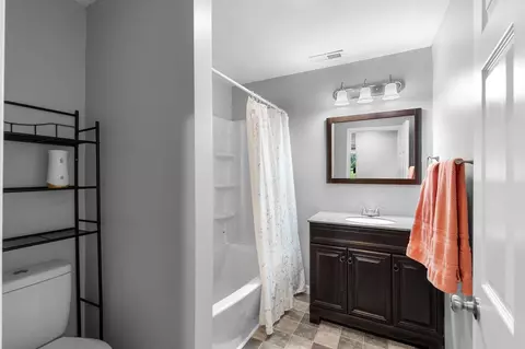 Bath - 411 Purtle Rd, Lafayette, TN 37083 photo 3 of 3