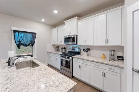 4698 Wellesley Dr, Ooltewah, TN 37363 photo 9
