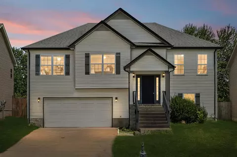688 Fox Trail Ct, Clarksville, TN 37040