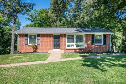 108 Meadowbrook Dr, Clarksville, TN 37042
