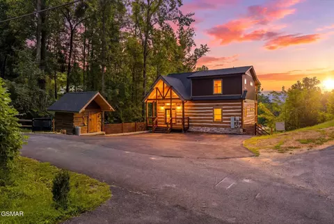 626 Jess Field Rd, Gatlinburg, TN 37738